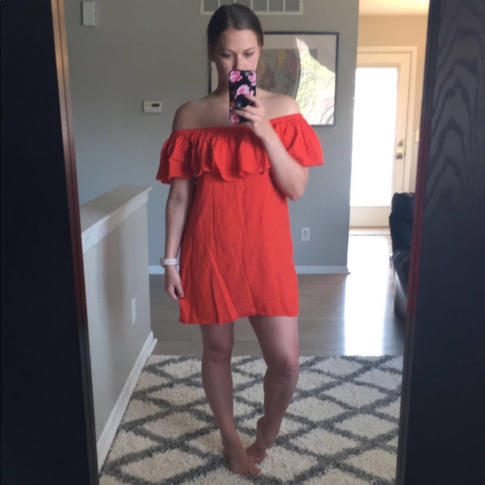Billabong “Mi Bonita” off-the-shoulder shift dress